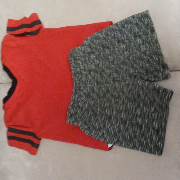 FREE WITH A PURCHASE❤🖤MICKEY MOUSE SHORT SET❤🖤 - Picture 2 of 4